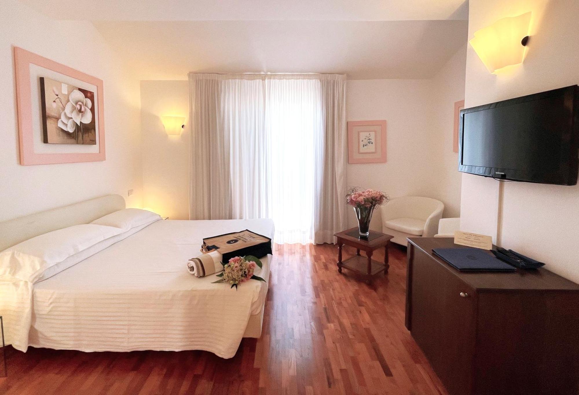 Hotel Claudio Bergeggi Zewnętrze zdjęcie